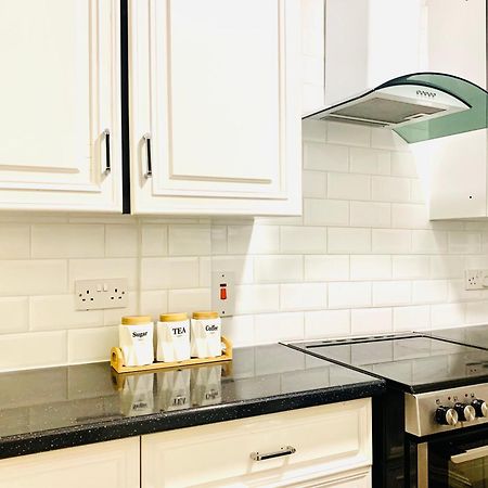 Cosy 2 Bedroom Apartment In Swiss Cottage. London Exterior foto