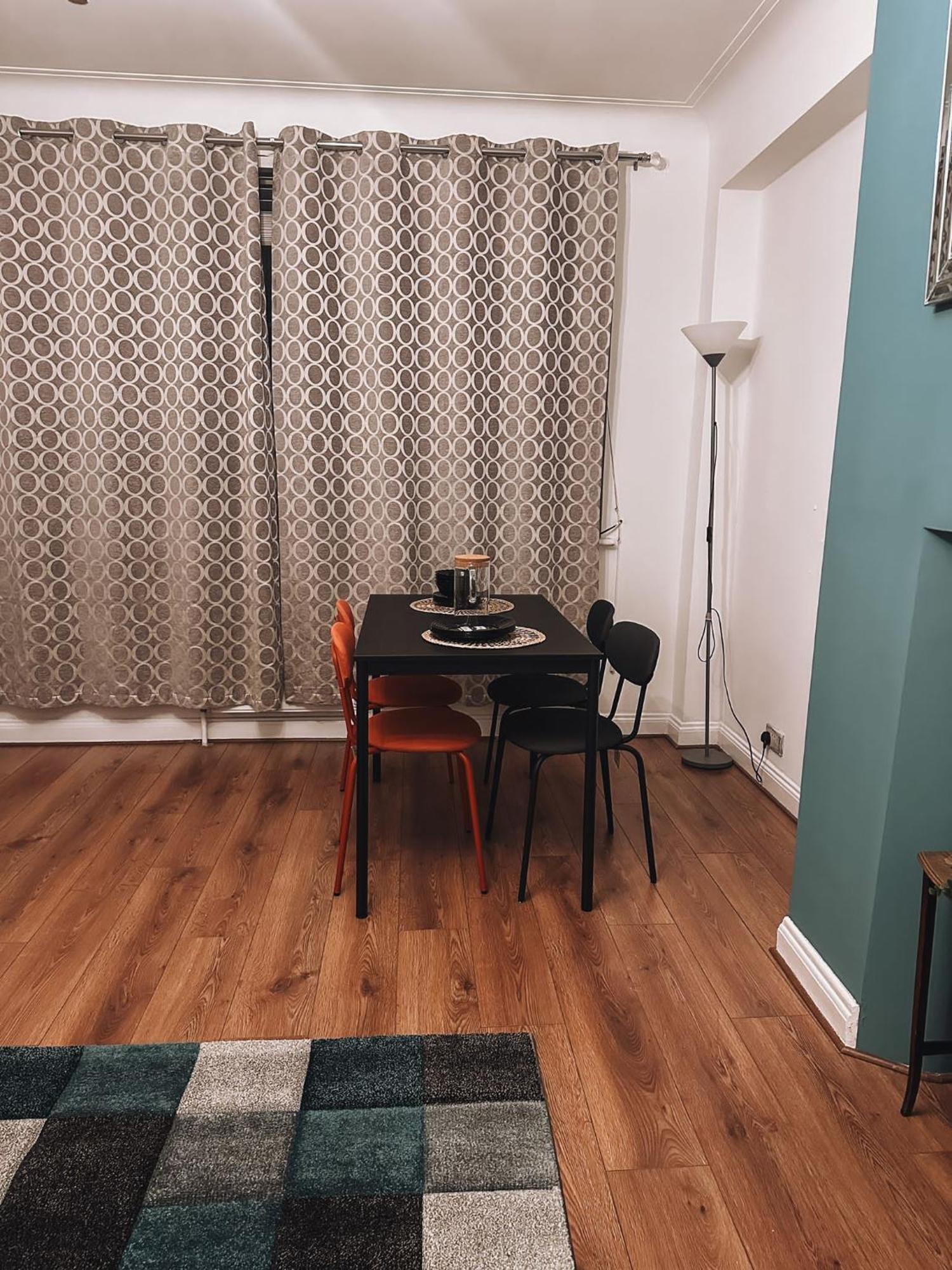 Cosy 2 Bedroom Apartment In Swiss Cottage. London Exterior foto